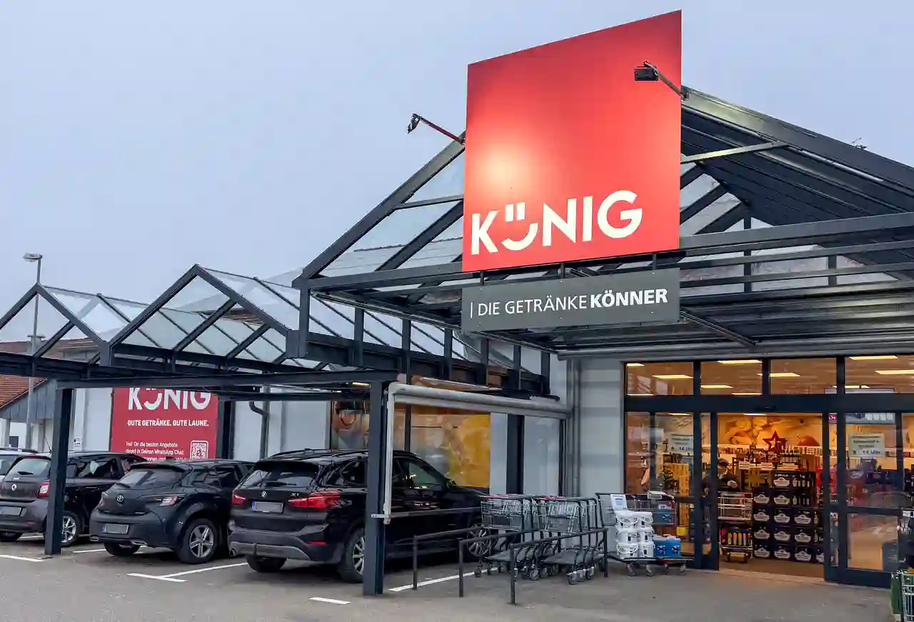 Au&szlig;enansicht des Getr&auml;nke-K&ouml;nig-Marktes in Wemding